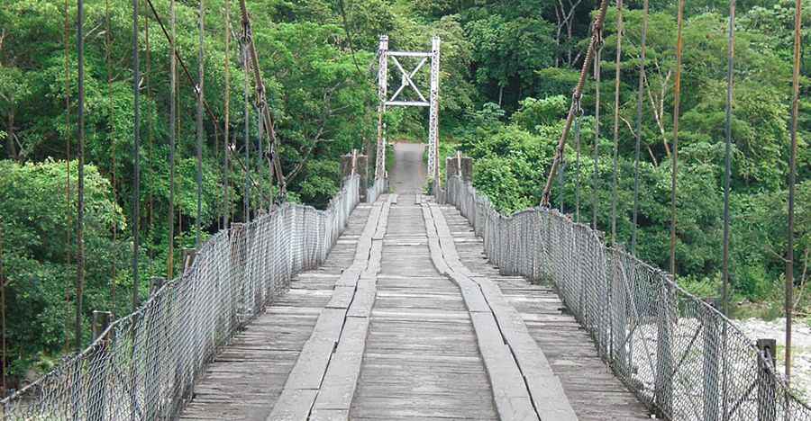 Crossing the challenging Barranca River Bridge