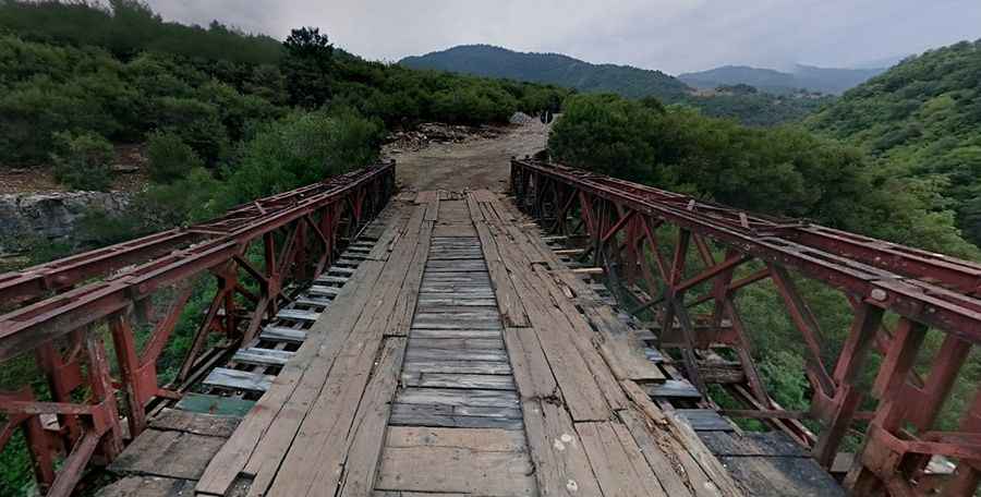 Crossing the challenging Kanionet e Osumit bridge
