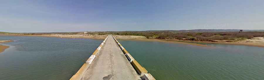 Crossing the narrow Gourits River Bridge
