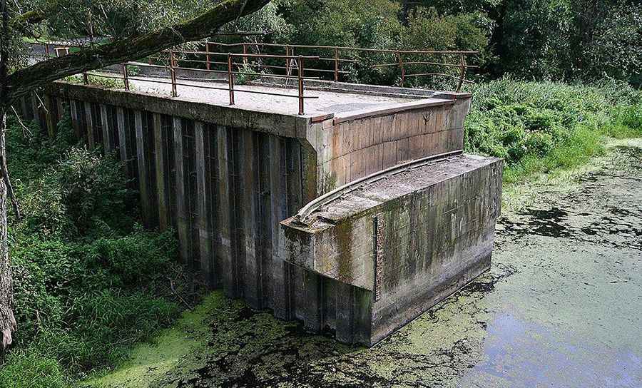 D812 is a Polish fortified rotary bridge