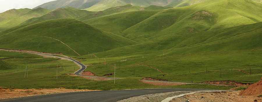 Dadongshu Pass Is Miles Of White-Knuckle Driving