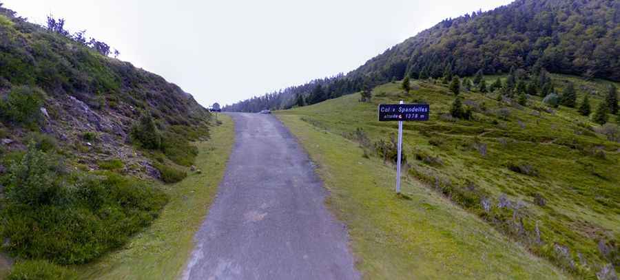 Dare to Drive the Challenging Col de Spandelles