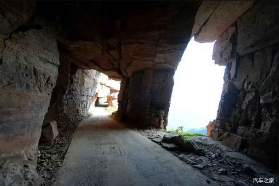 Dare to drive the dangerous Shangla Wall Tunnel Road
