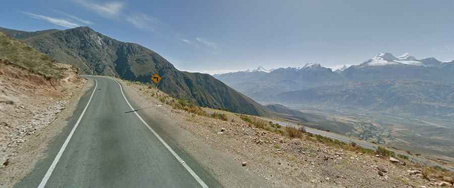 Driving the Challenging AN 104 Road to Chicarhuapunta