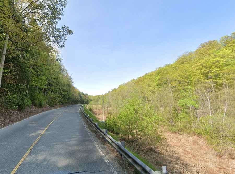 Driving the Curvy Forks of The Credit Road