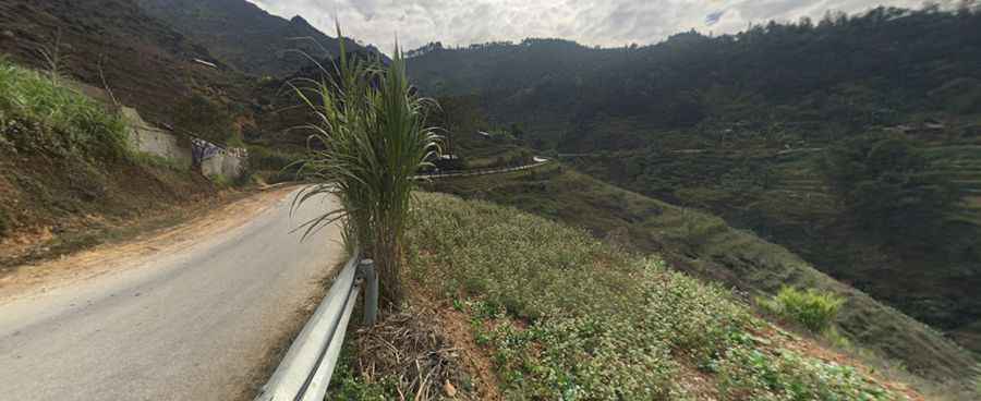 Driving the curvy QL 4C - Dong Van karst plateau Geopark