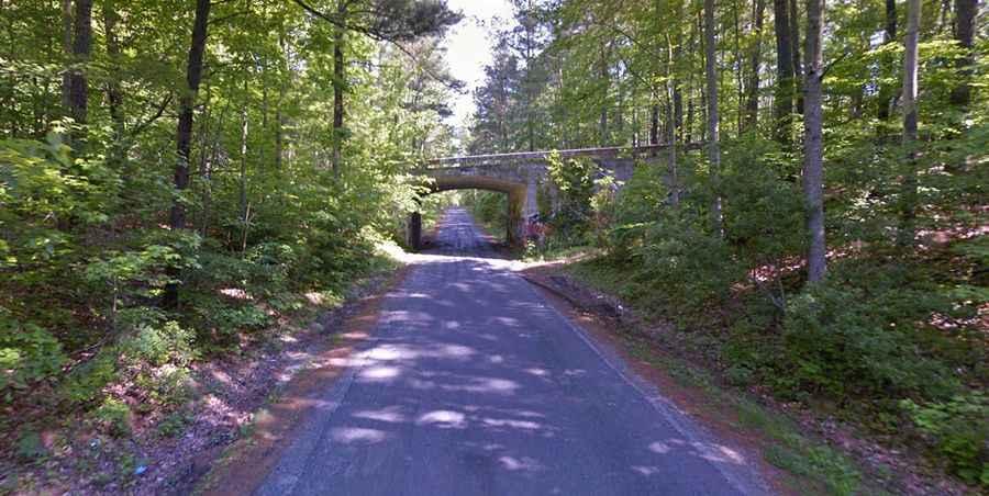 Driving the haunted Crawford Road in Virginia
