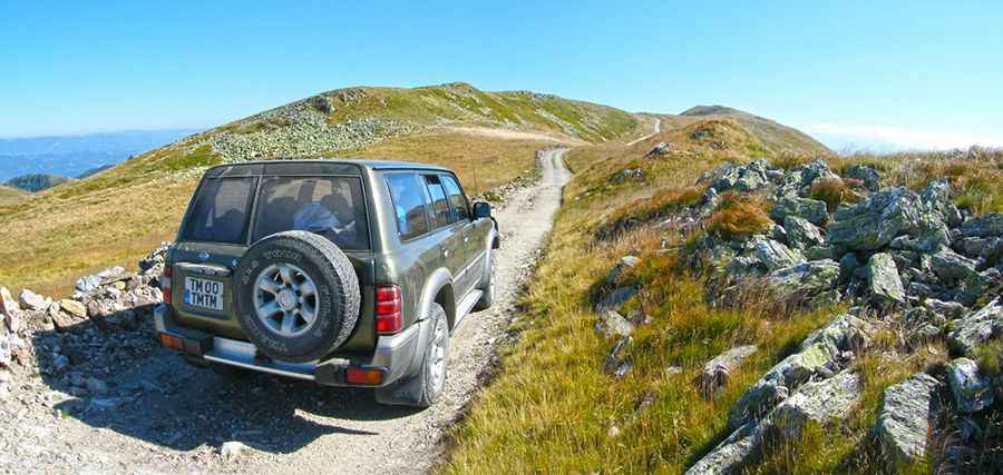 Driving the historical Pasul Vulcan in the Southern Carpathians