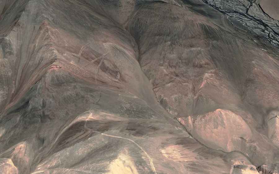 Driving the military road to Mankogh La