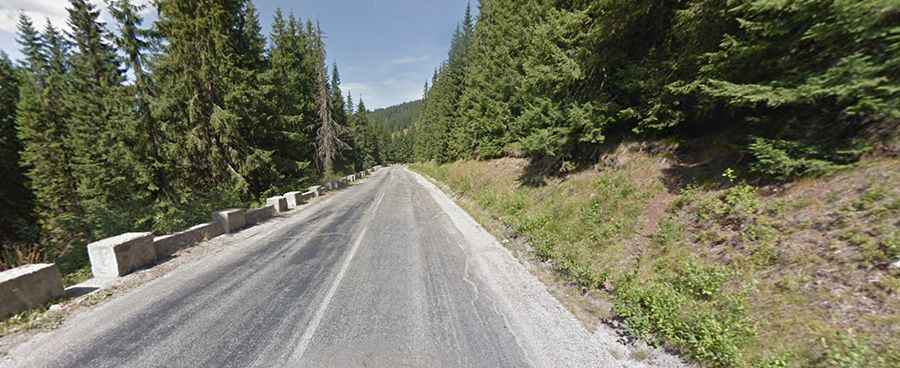 Driving the Paved Road to Curmatura Vidrutei