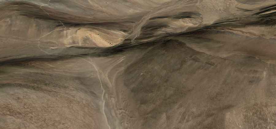 Driving the remote road to Ji La