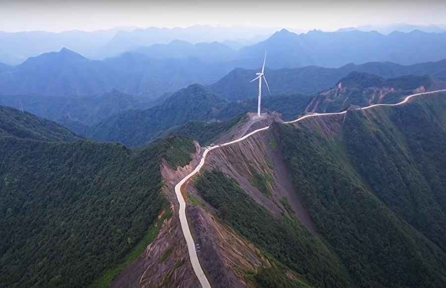 Driving the scary Blade Sky Road with cliffs on both sides