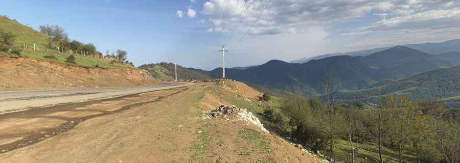 Driving the scenic Road 319 through Almass Pass