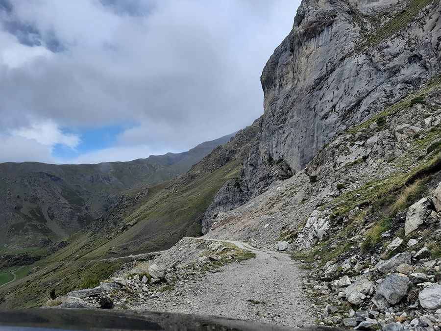 Driving the Stunning Pista de Ruego to Minas de Liena