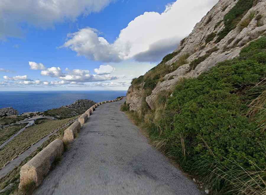 Driving the tricky road to Albercutx Watchtower in Mallorca
