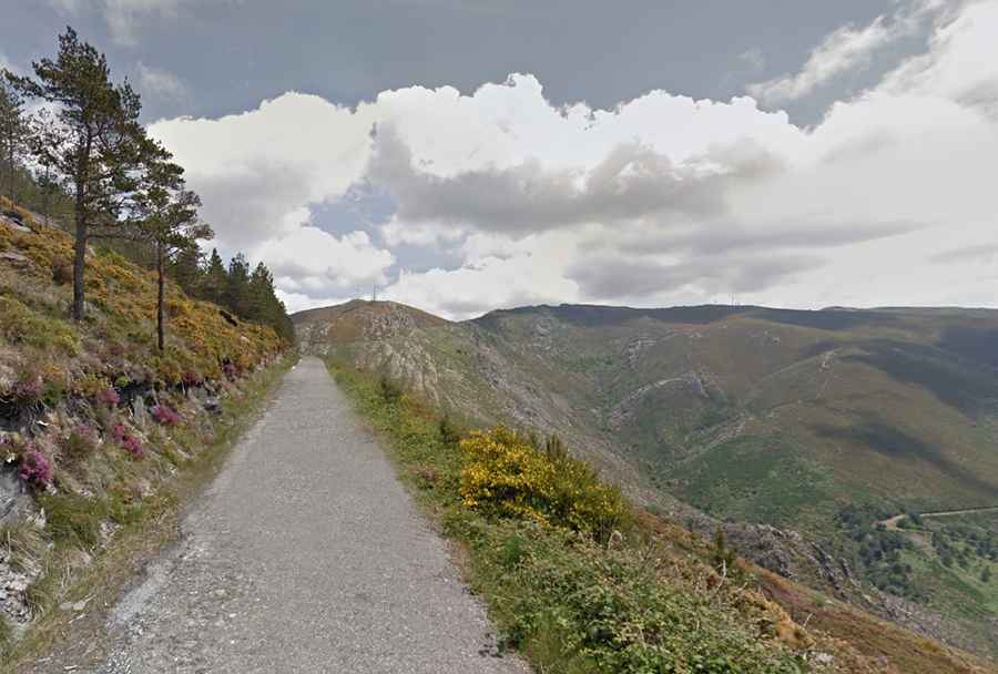 Driving the Wild 4x4 Road to Marao Peak