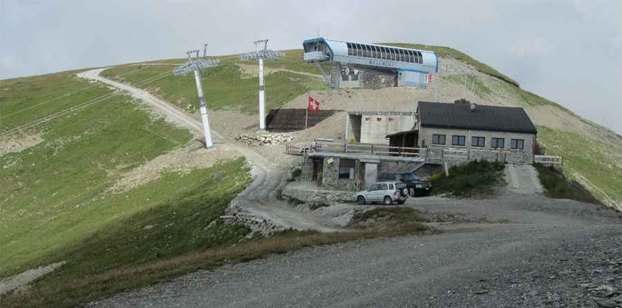 Driving the wild road to Bella Lui