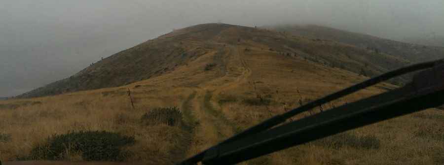 Driving the wild road to Ruen Peak