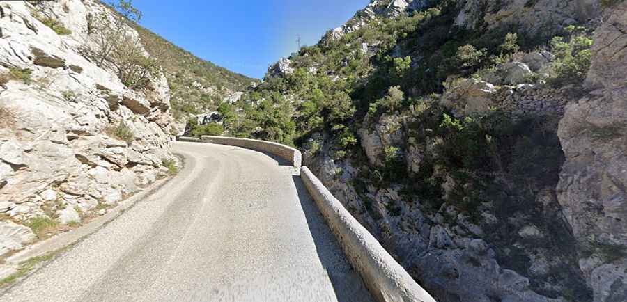 Driving through Gorges de la Cadière, a French balcony road