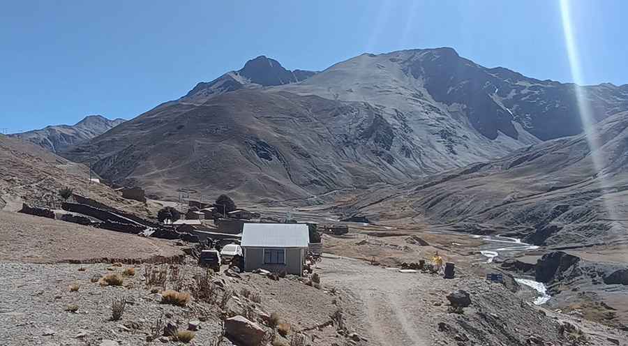 Driving to Abra Wallatani: One of the highest mining roads in Bolivia