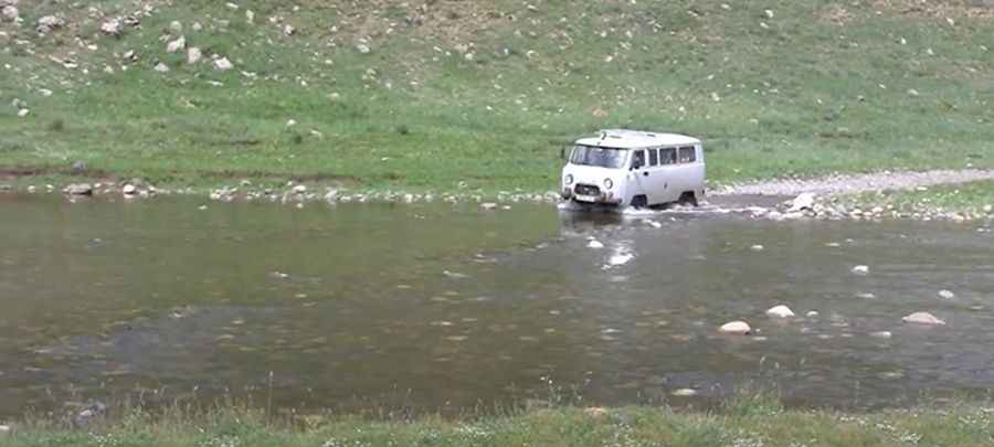 Egiyn Davaa, courage is required to drive to the summit