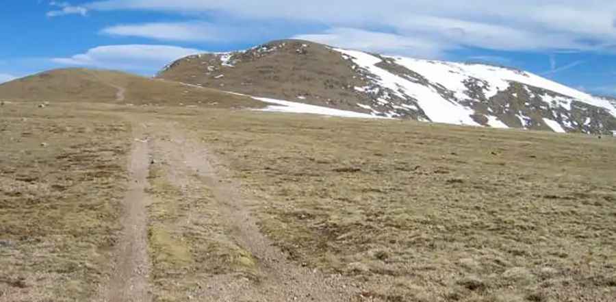 Glacier Peak, an old mine road to the summit