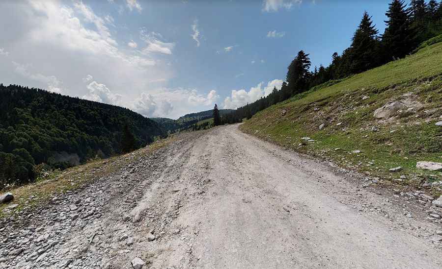 Goderdzi Pass: high clearance and good suspension required
