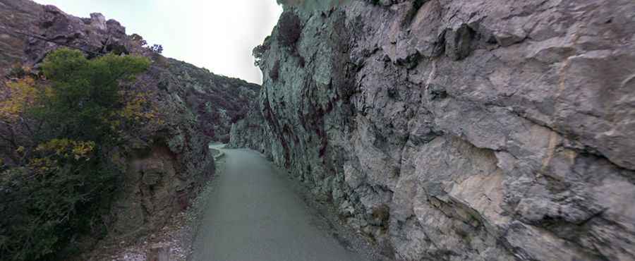 Gorges de Padern, a balcony road in France