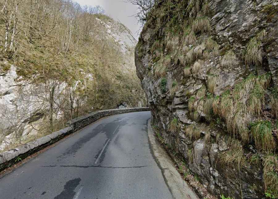 Gorges du Hourat is a scenic balcony road through the Pyrenees-Atlantiques
