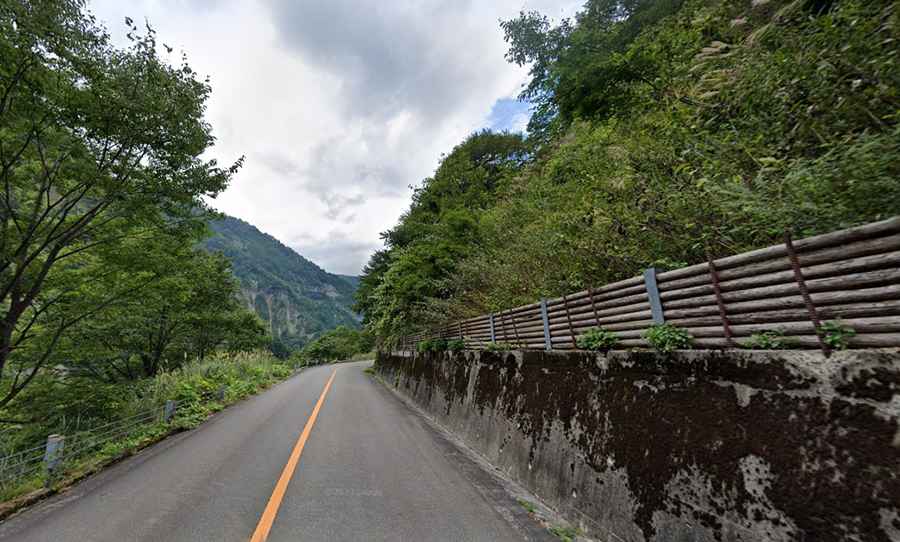 Hakusan Shirakawa-go White is a tourist toll road in Japan