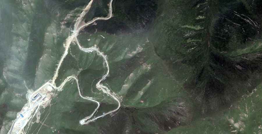Heka Mountain Pass, an iconic road in the Tibetan plateau
