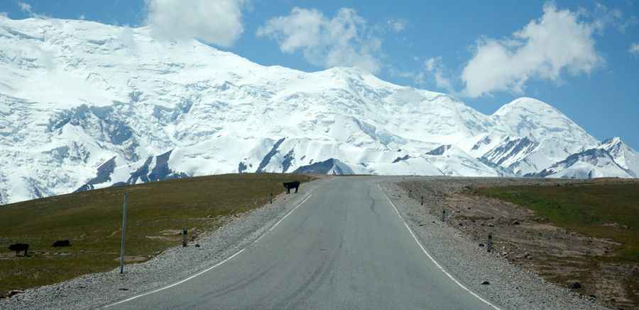 Here's How To Have The Ultimate Road Trip To Erkeshtam Pass