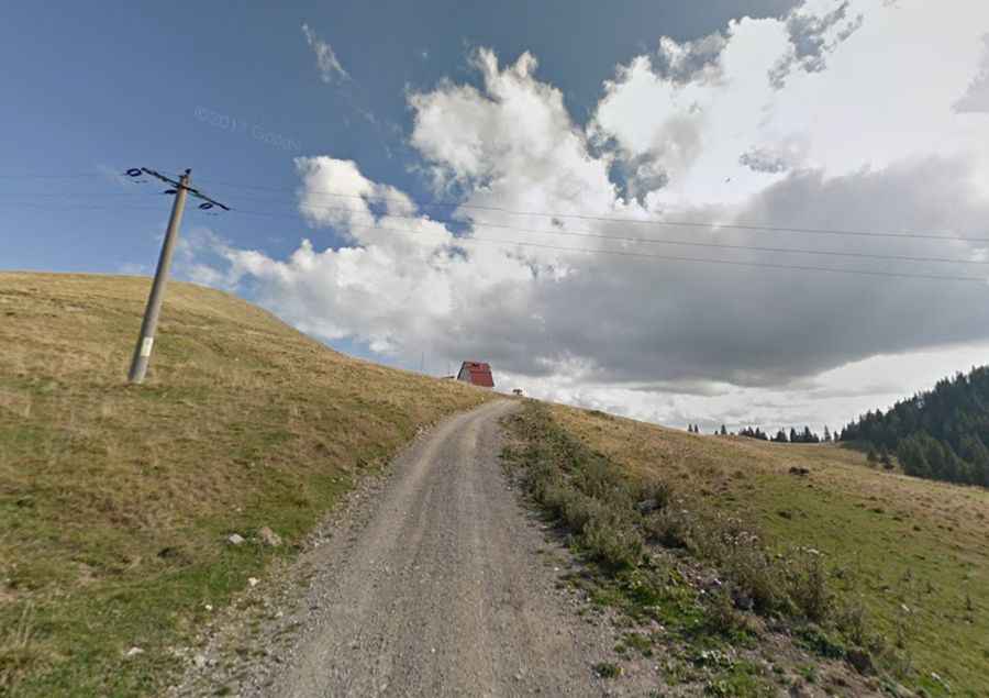 Here's How To Have The Ultimate Road Trip To Rarau Peak