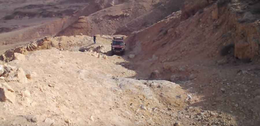 How challenging is the drive at HaMakhtesh HaGadol?