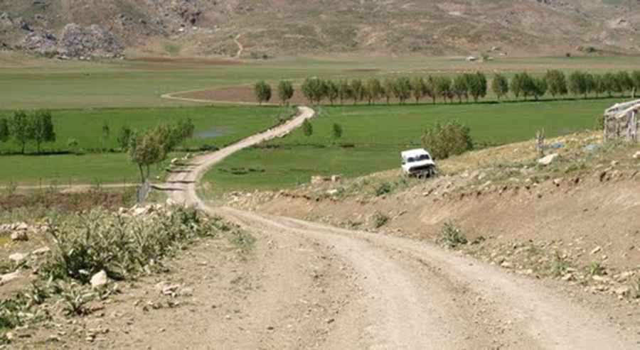 How challenging is the road to Girdev Lake?