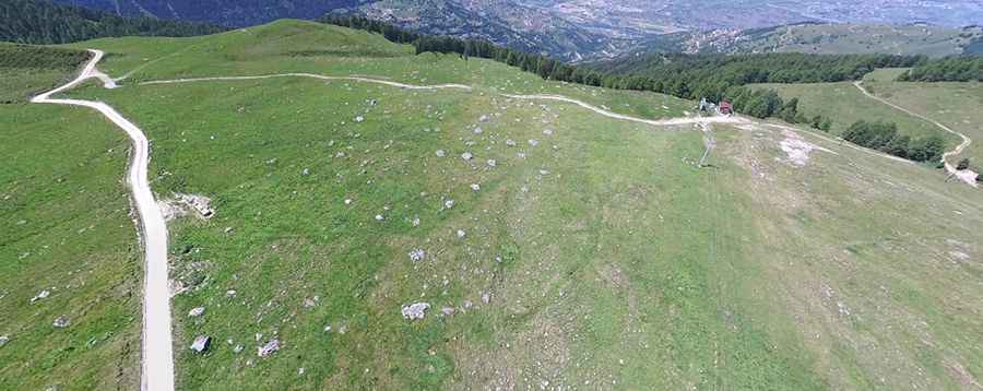 How challenging is the road to Greppon Blanc?