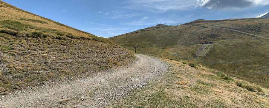 How is the drive from Col de Portet to the summit?