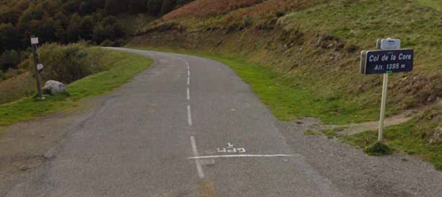 How is the drive to the summit of Col de la Core?