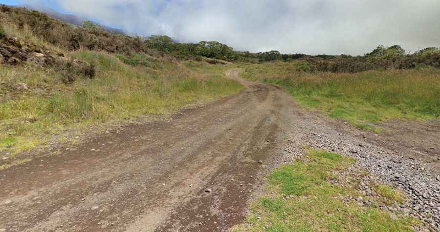 How long is Mana Road on Big Island?