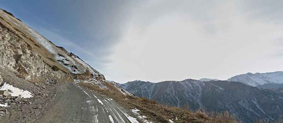 How long is Moldo Ashuu Pass?