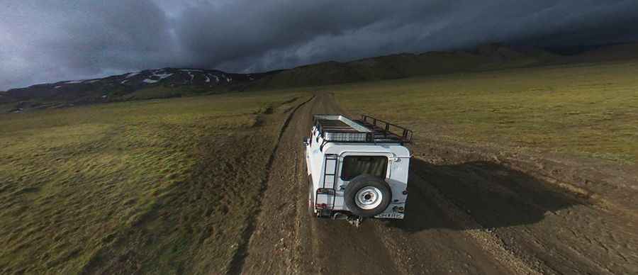 How long is Road F225 (Landmannaleið)?