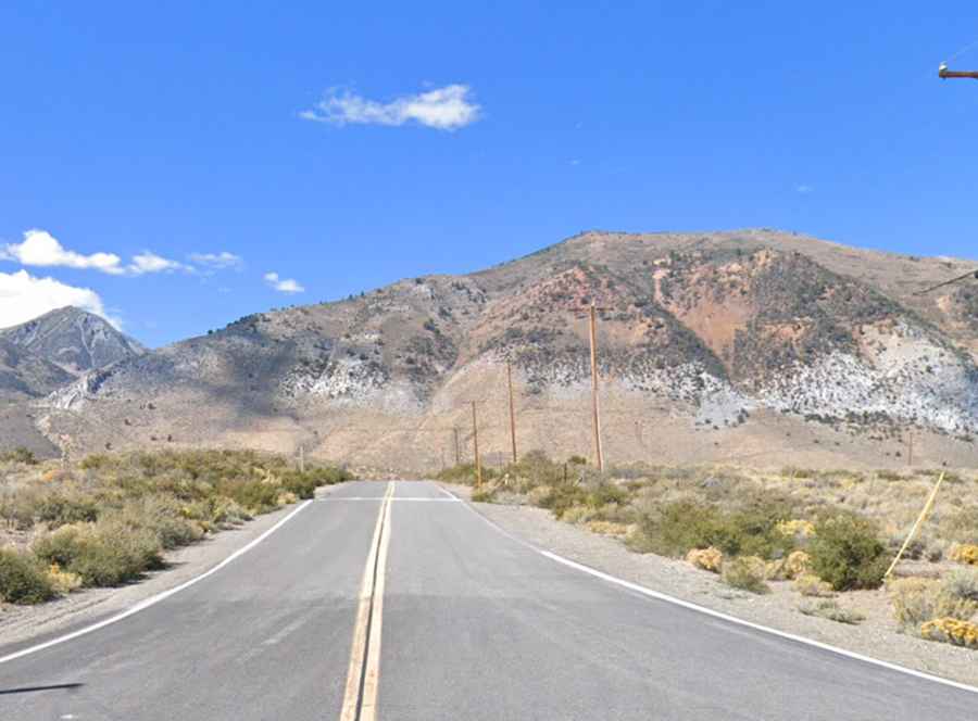 How long is the drive on Lundy Lake Road?