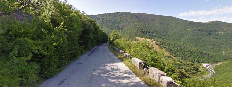 How long is the road from Cancelli to Fossato di Vico?