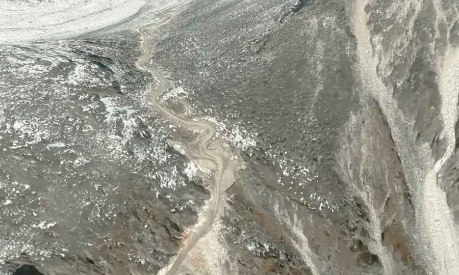 How long is the road from Lakangzhen to Gong La?