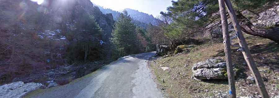 How long is the road through Gorges de la Restonica?