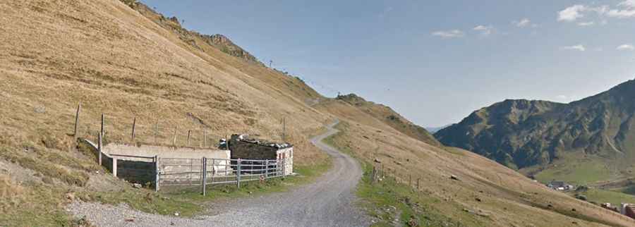 How long is the road to Col des Iris?