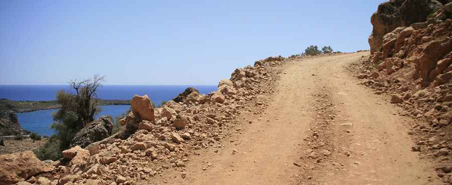 How long is the road to Livaniana?