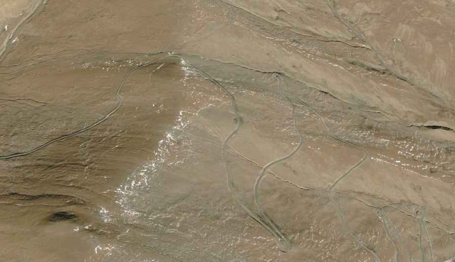 How long is the road to Lugu La?