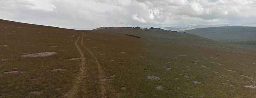 How long is the road to Mönkhkhairkhan?