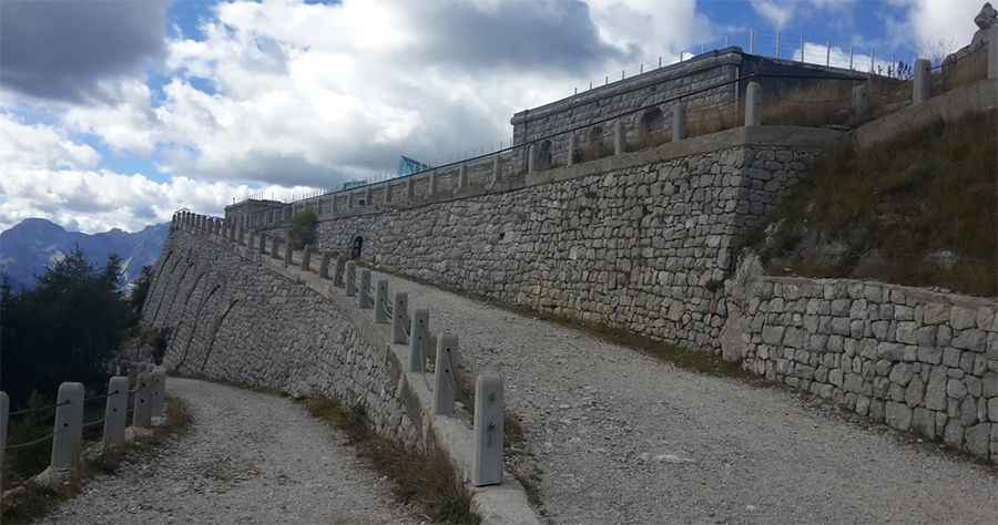 How long is the road to Monte Rite?